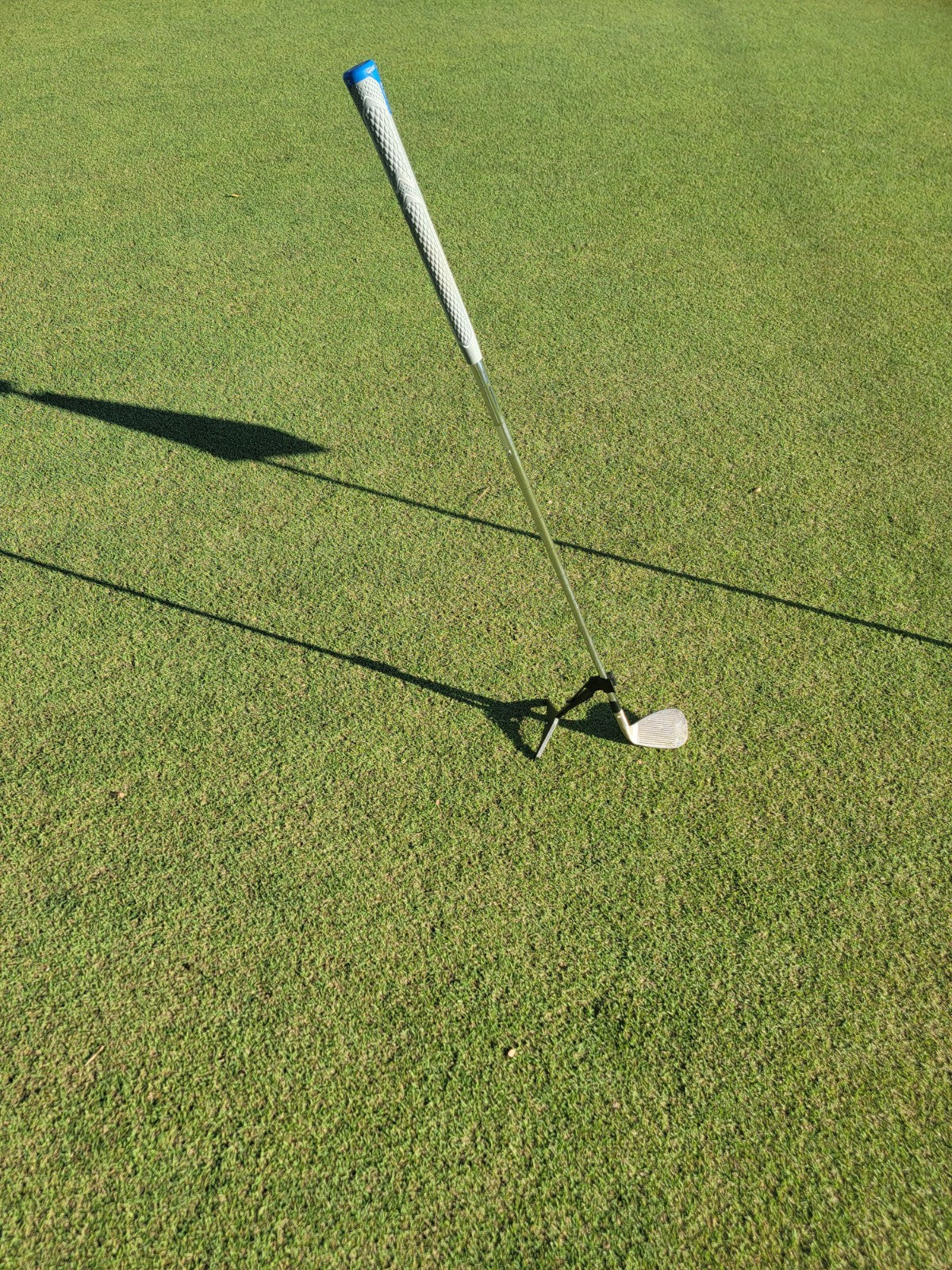 Product photo of golf club standing in a T-Caddy