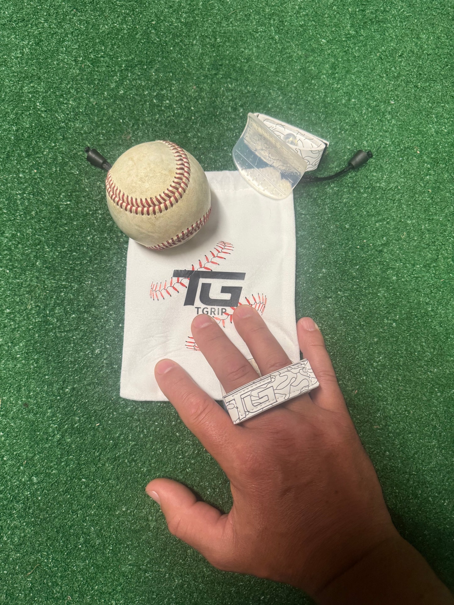 T-Grip™ “2 pack” Baseball Puts the bat in the proper position for batters of all ages and abilities.